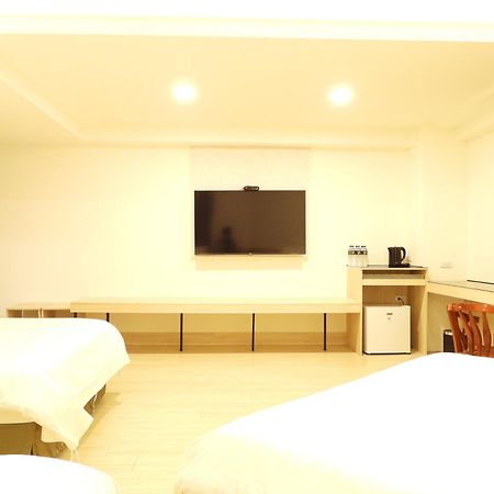 Etung Hotel Taichung Exterior photo